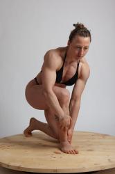 Karolina KNEELING POSE 2